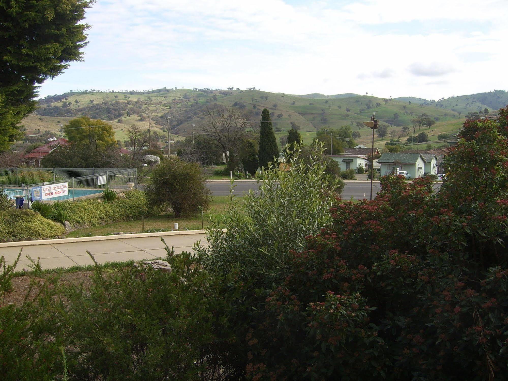 Garden Motor Inn Gundagai Exteriör bild